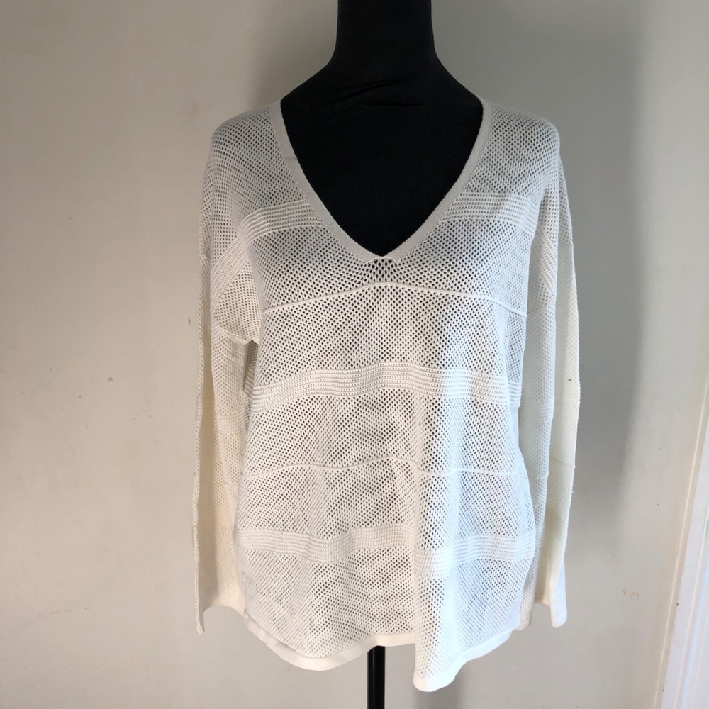 One Grey Day Los Angeles White V-Neck Open Knit Mesh Textured Sweater Pullover S
